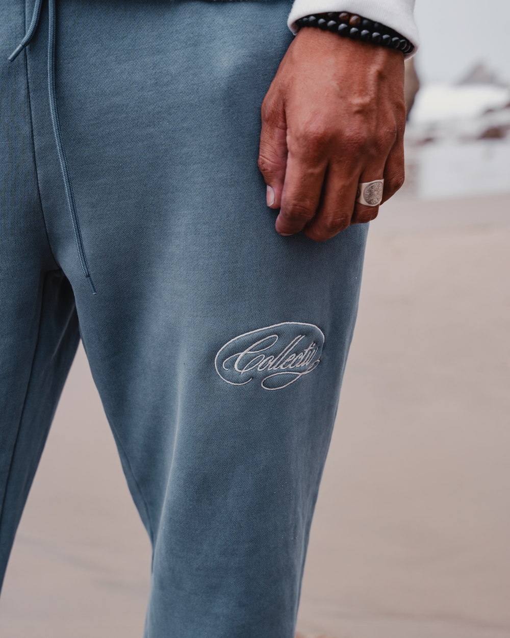 CURSIVE STRAIGHT LEG SWEATPANT